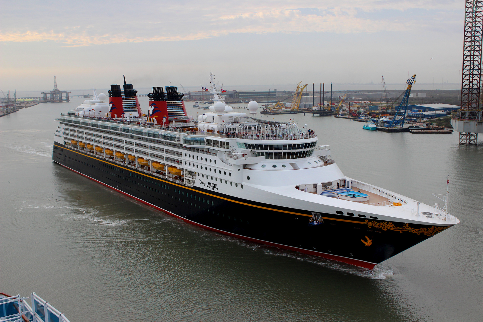 Disney Cruise Line signs 10year agreement with Galveston Cruise.Blog