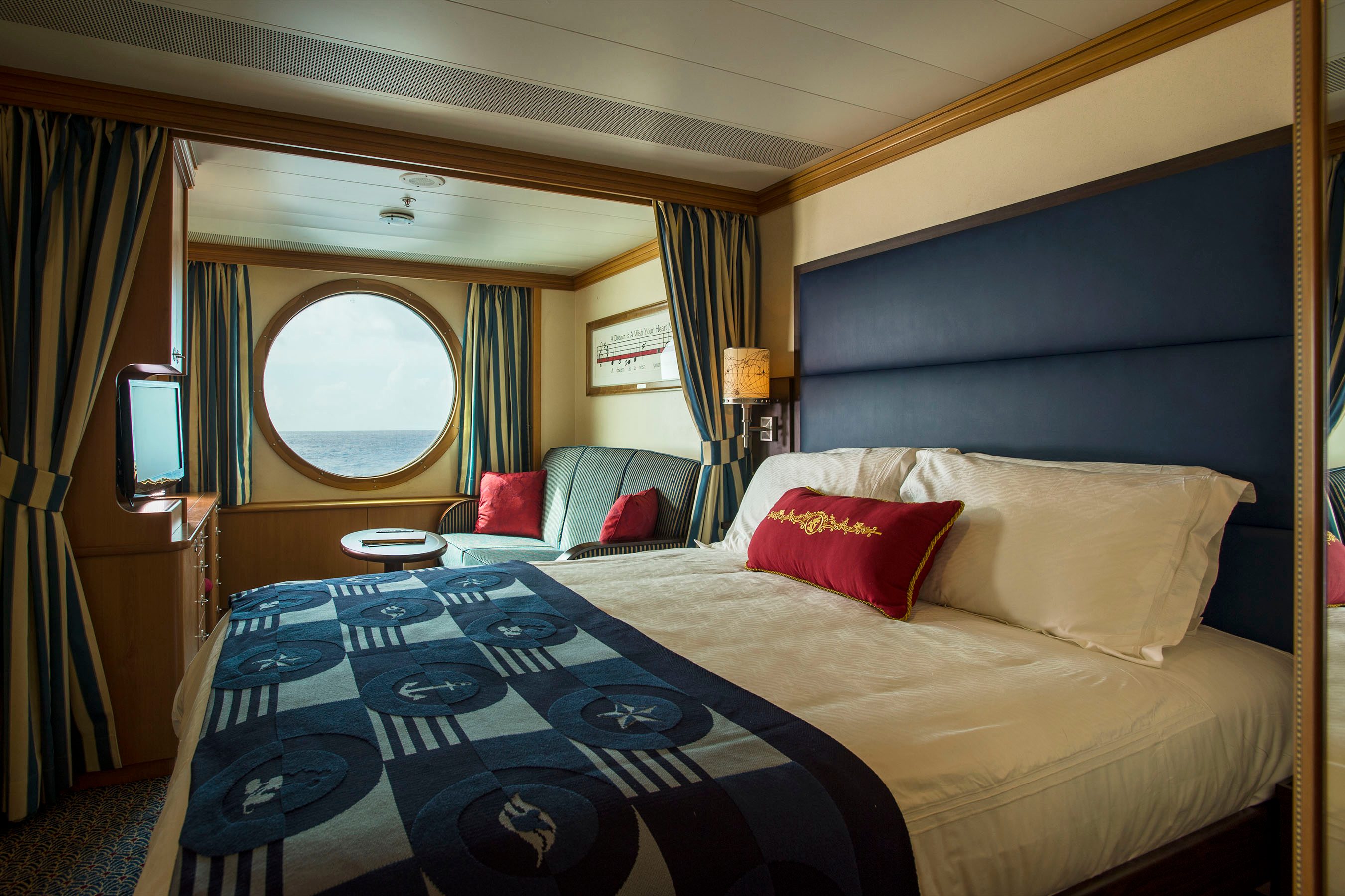 Inside cabin vs. oceanview on a cruise ship | Cruise.Blog
