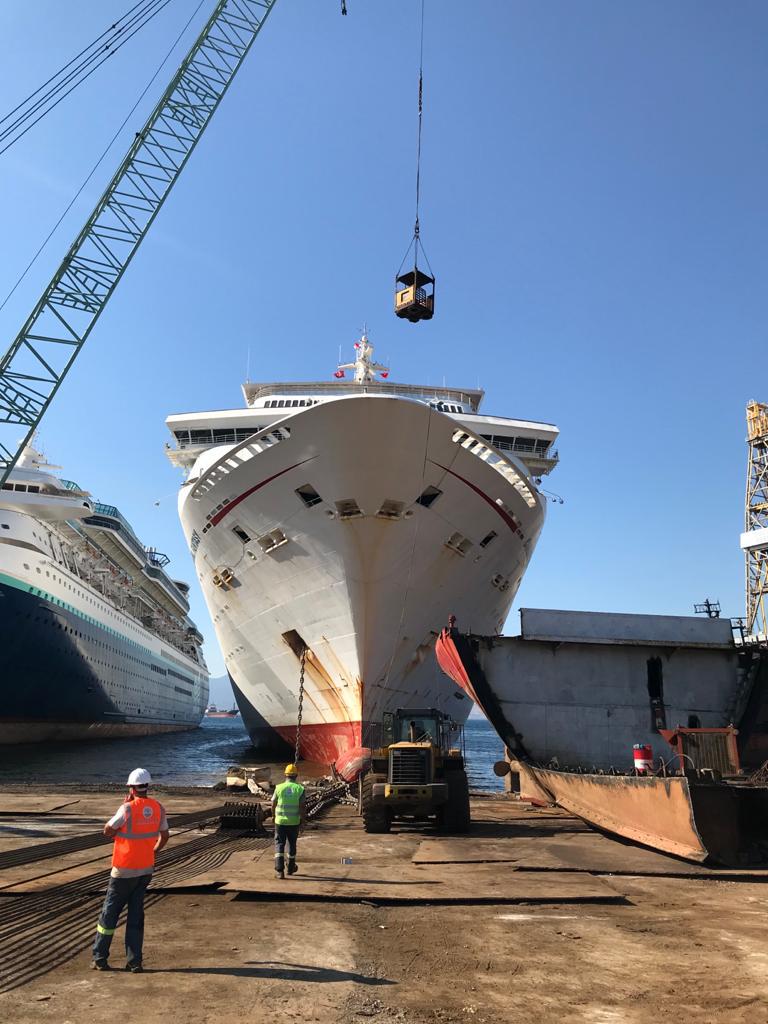 Carnival Fantasy arrives in Turkey for recycling after 30 years in service