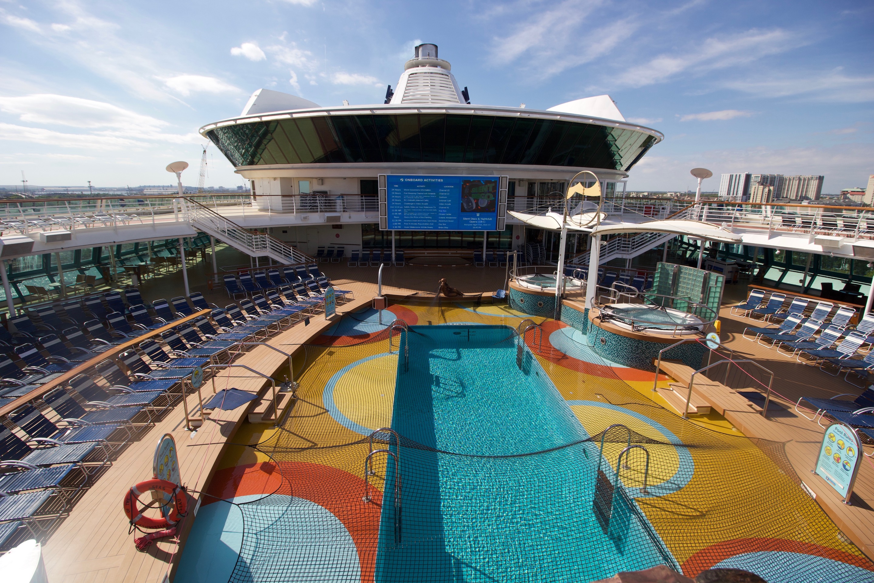 Brilliance of the Seas pool deck