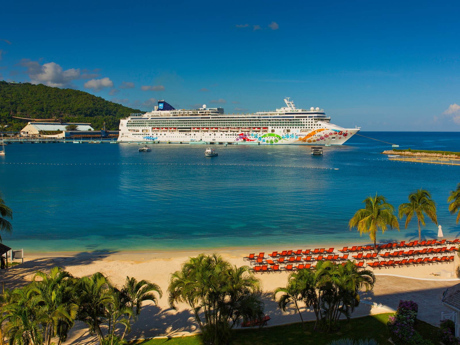 NCL Pearl in Ocho Rios, Jamaica