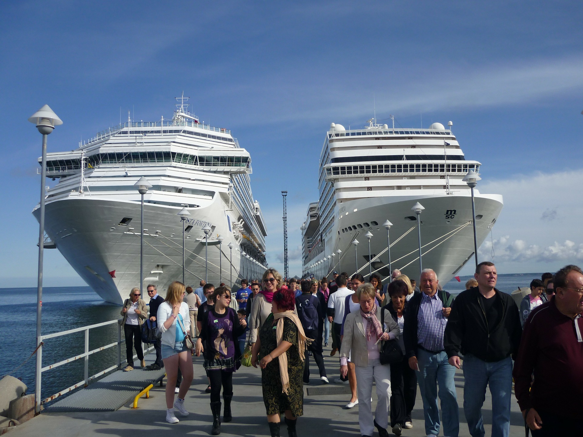 guy on cruise ship alone