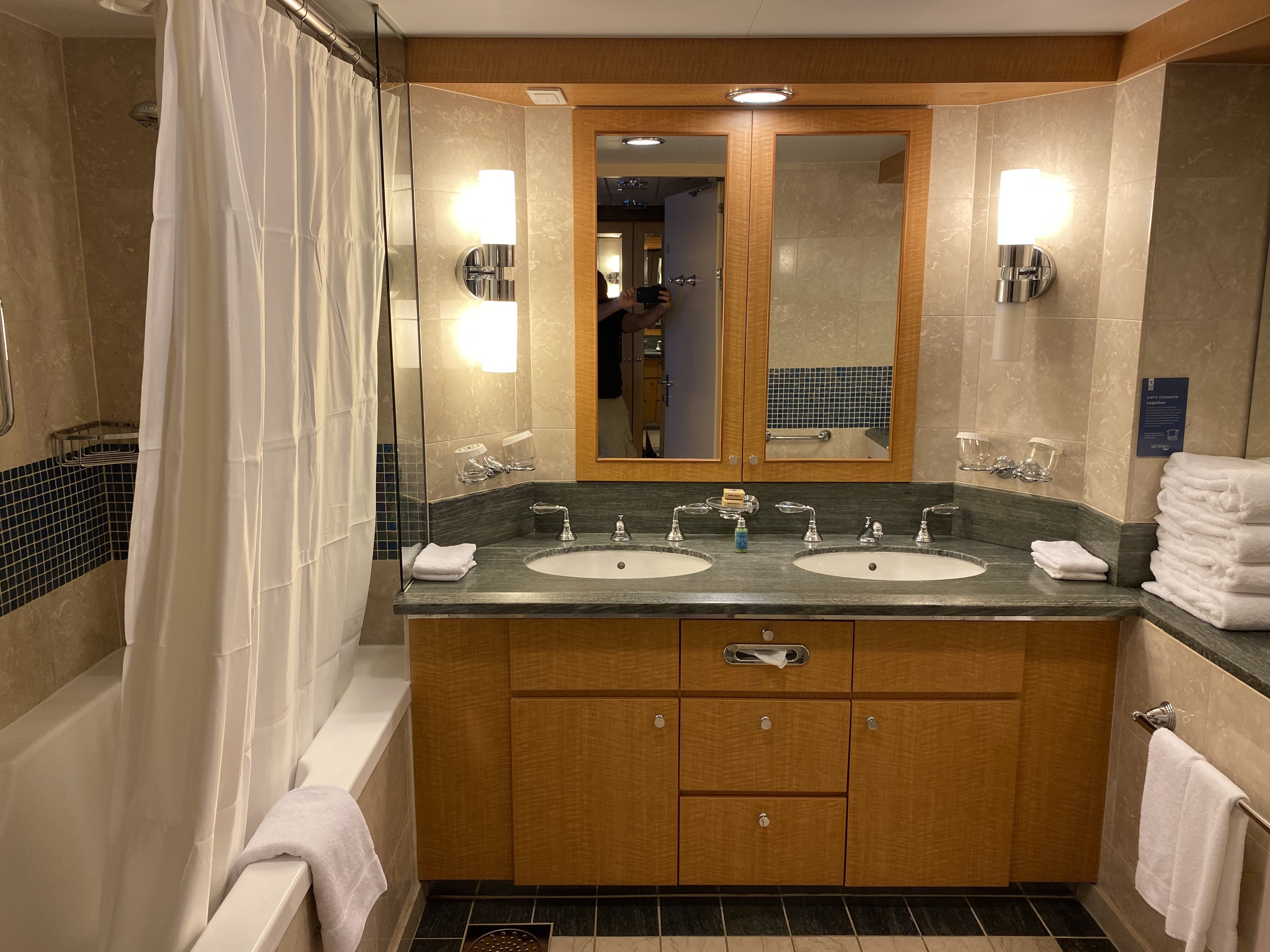 Bathroom on Oasis of the Seas