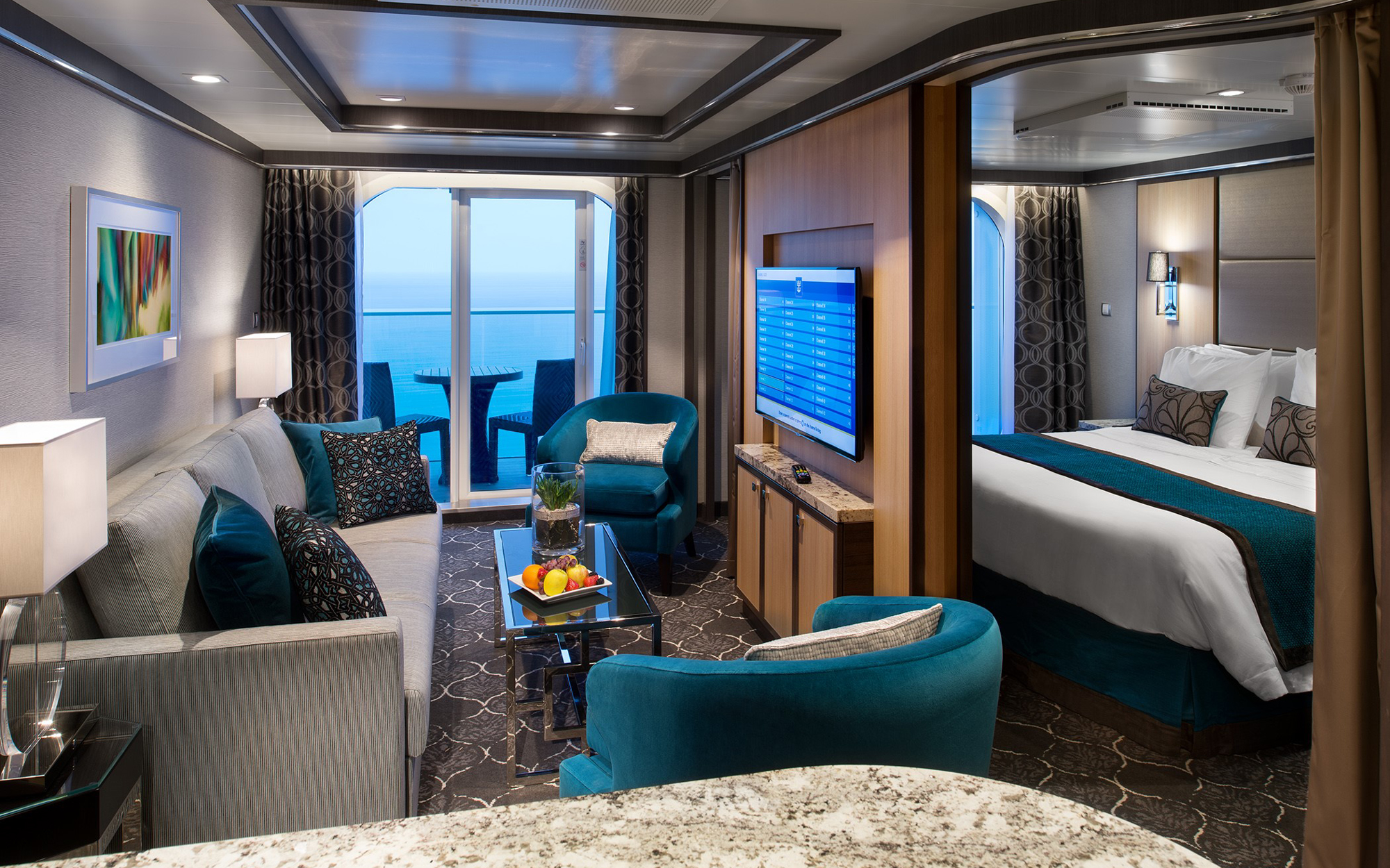 What's the difference between a balcony cabin and a suite on a cruise 