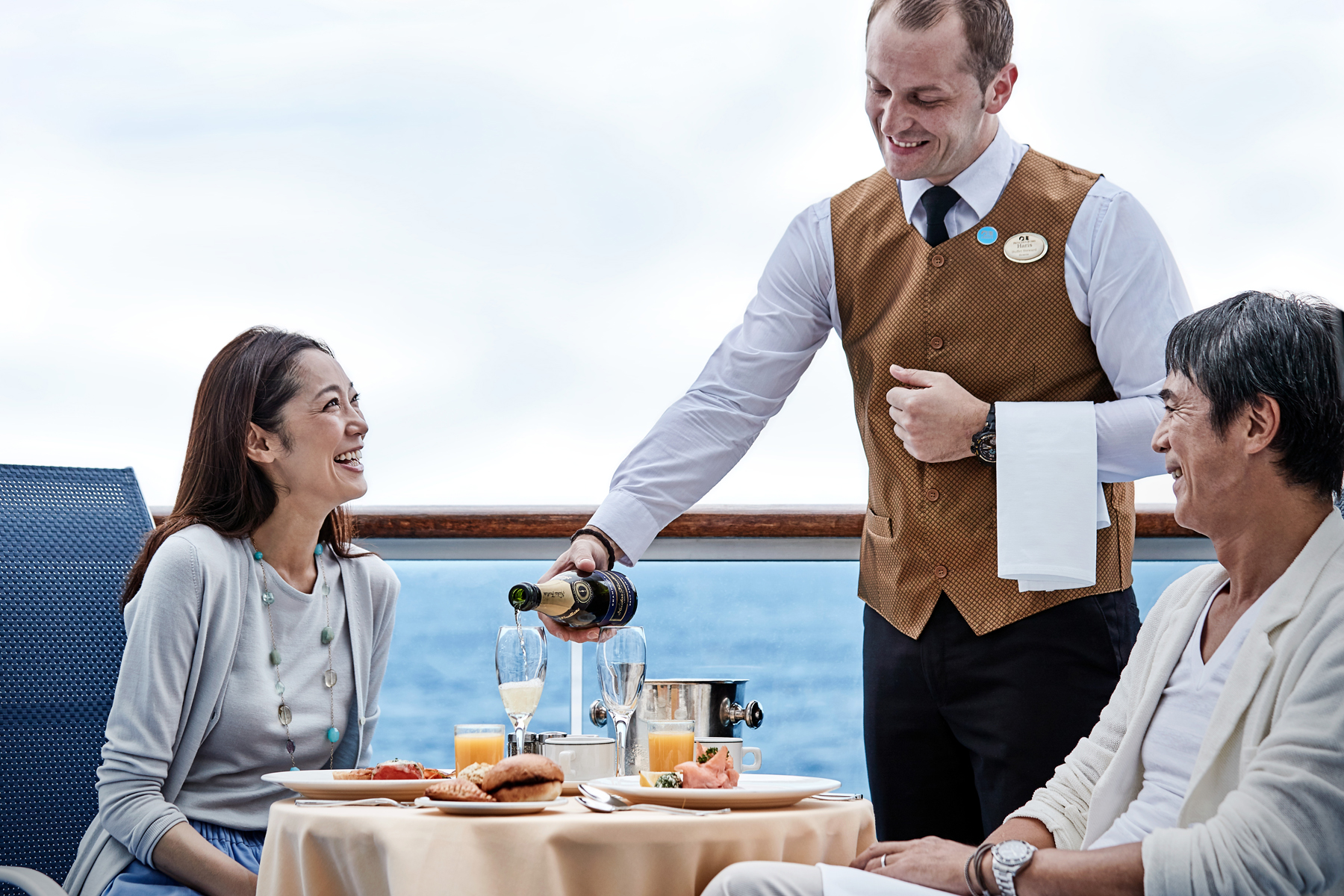 A couple enjoying Princess Cruises' Ultimate Balcony Dining (source: Princess Cruises)