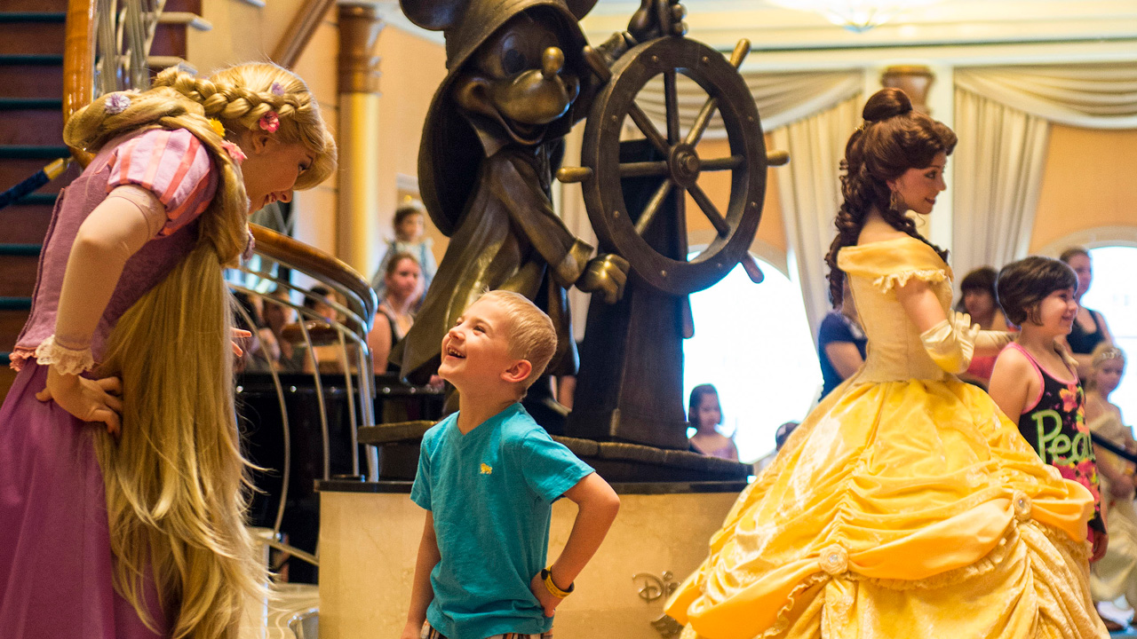 Rapunzel and Belle meet kids in Princess Gatherings