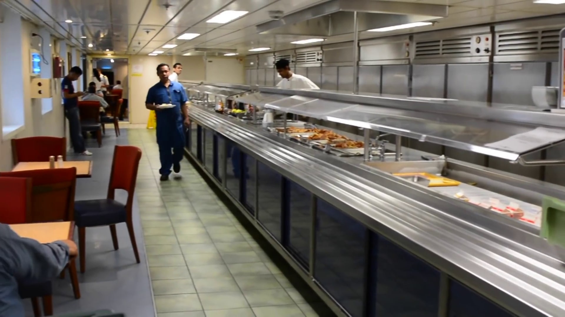 cruise ship crew meals