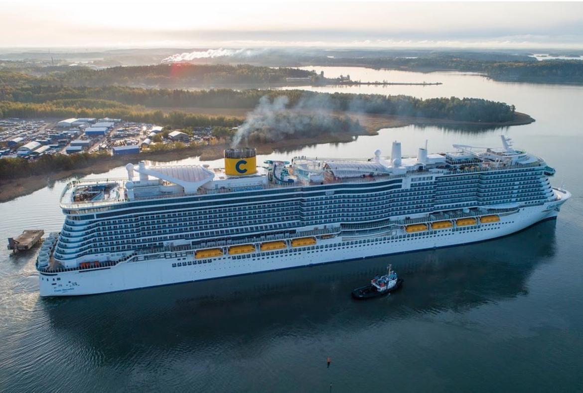 Costa Smeralda Leaves Meyer Turku for Sea Trials