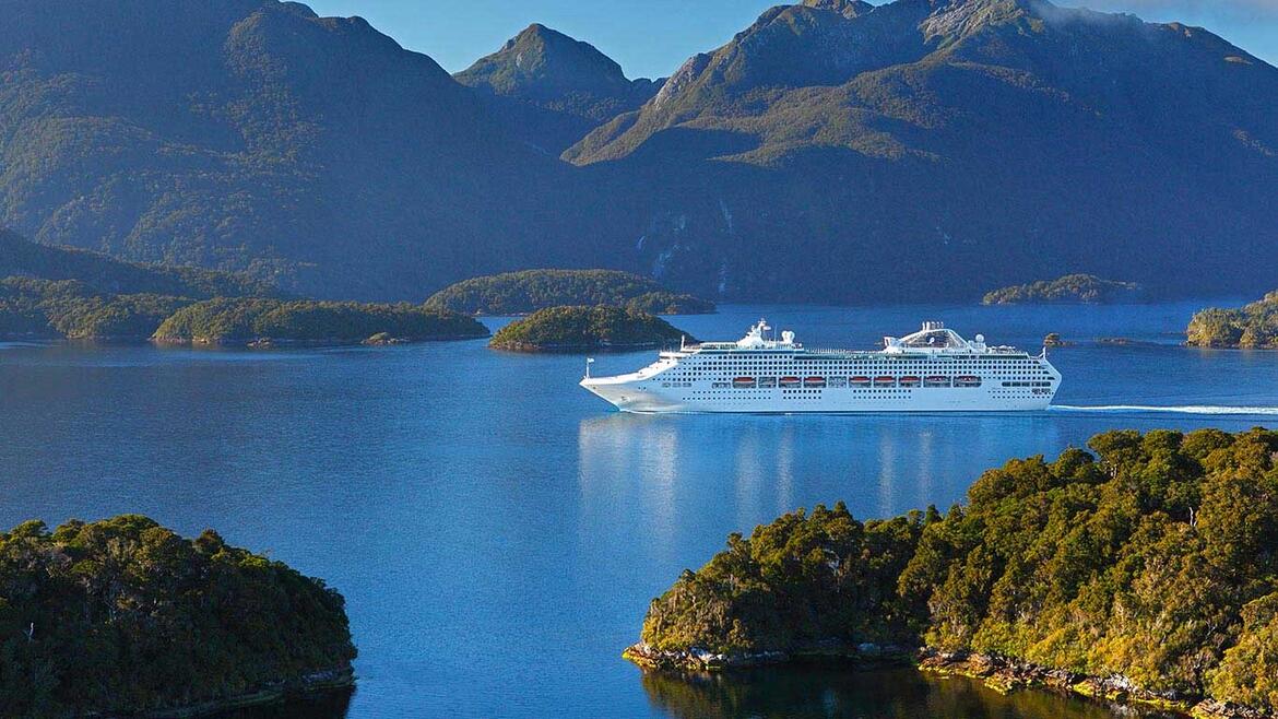 cruise ships banned from new zealand