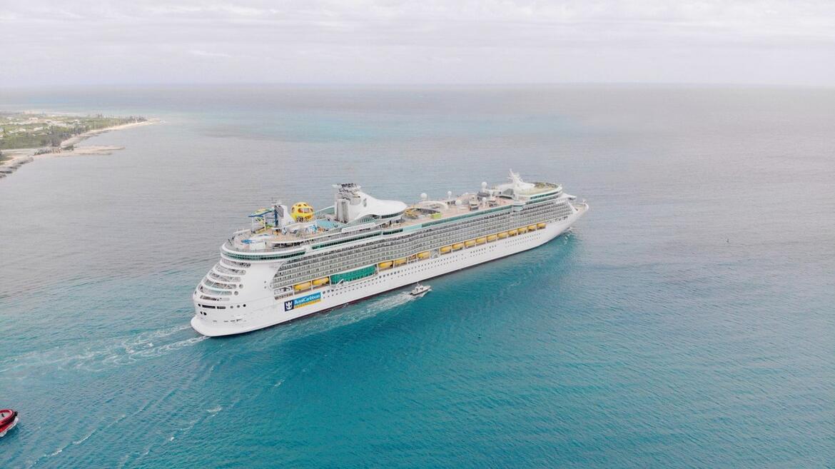 Royal Caribbean will suspend its cruises in the United States for 30 days  due to Coronavirus | Cruise.Blog