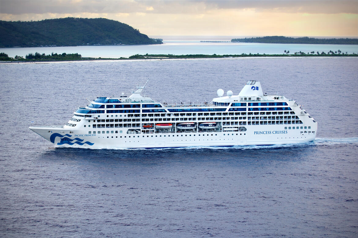 Pacific Princess sailing