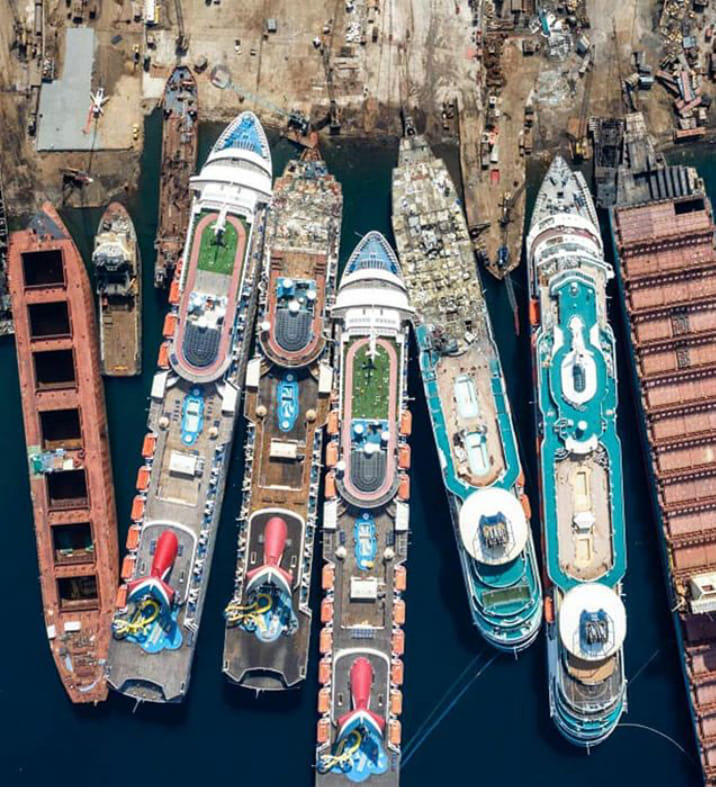Ships in scrapyard