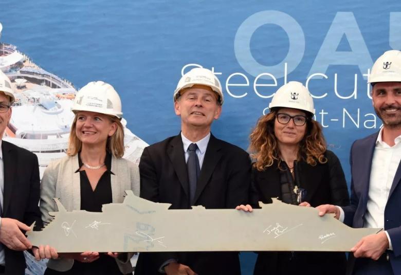 The revolutionary Oasis Class will soon have a new sister, as today Royal Caribbean International celebrated the steel cutting of a fifth Oasis Class ship, scheduled to be delivered in 2021. The steel cutting, marking the official start of construction, took place at the Chantiers de l’Atlantique shipyard in Saint-Nazaire, France.