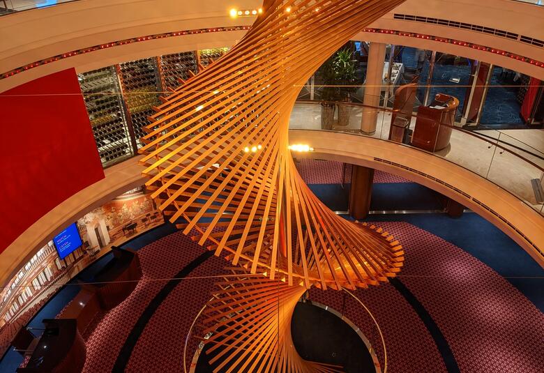 Rotterdam atrium sculpture