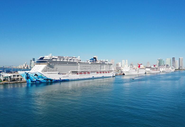Cruise ships in Miami