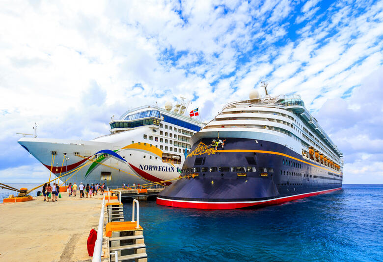 ships-docked-cozumel
