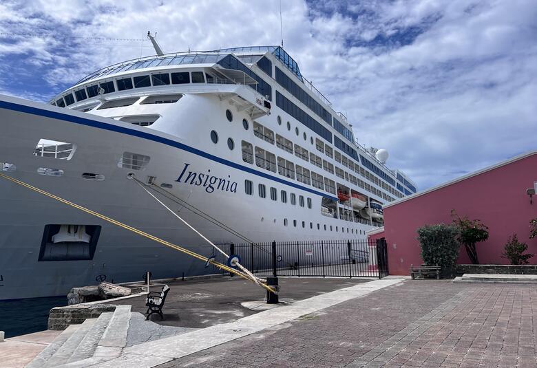 Oceania Insignia docked