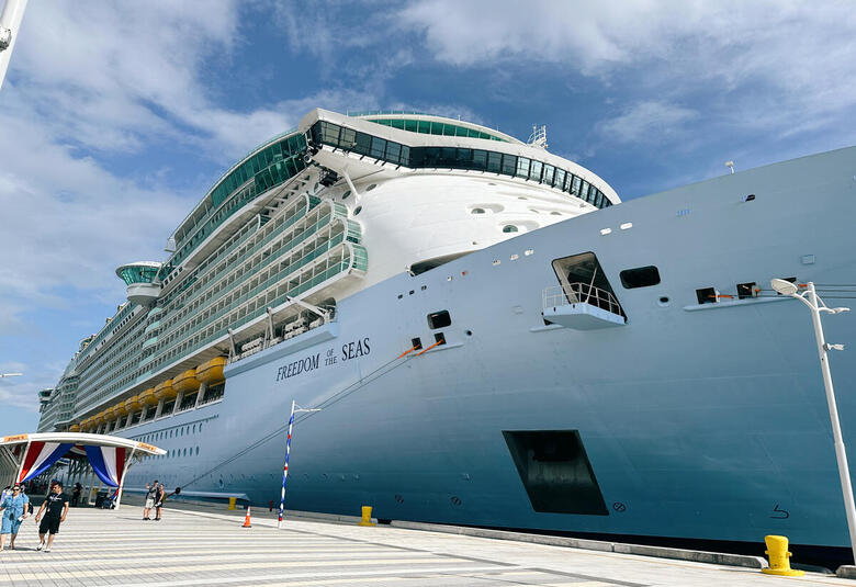 Freedom-Docked-Nassau