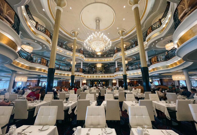 Navigator-Main-Dining-Room