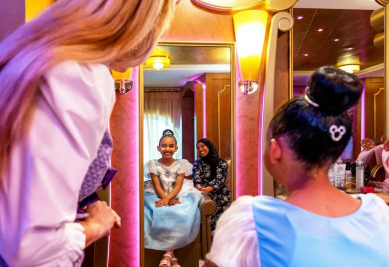 Bibbidi-Bobbidi-Boutique-at-Sea