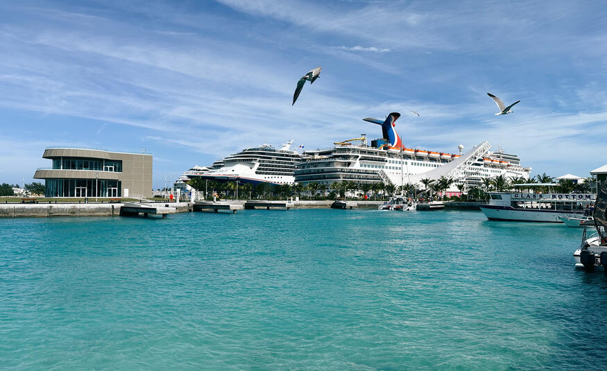 Nassau-Cruise-Ships-Docked-1200px-800px