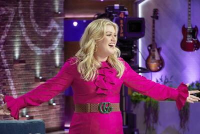 Kelly Clarkson wants to know if you will cruise with her