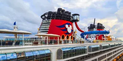 Disney cruise ship funnel
