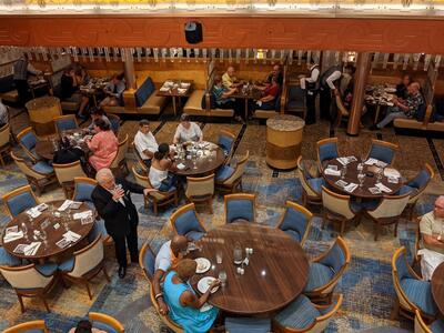 Carnival Pride dinnertime singing