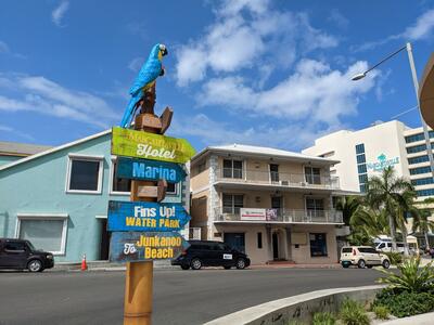 Sign to Junkanoo Beach and Margaritaville