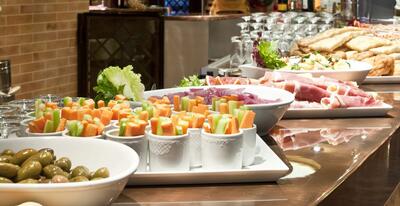 10 Reasons to Eat Dinner in Your Cruise Ship's Buffet