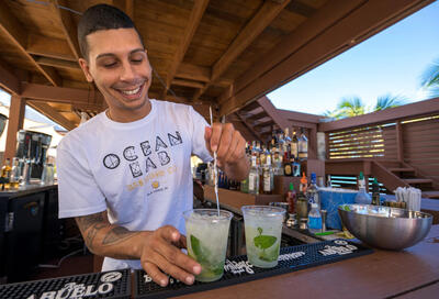 Celebrity Cruises напитки из океанской лаборатории