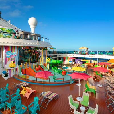 resort-style pool deck on board Odyssey of the Seas