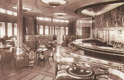 Interior of the Cunard / White Star superliner - The Queen Mary 