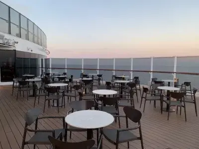 Outdoor seating buffet