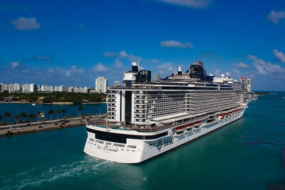 MSC Seashore sailing away from Miami