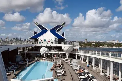 Celebrity Beyond pool deck