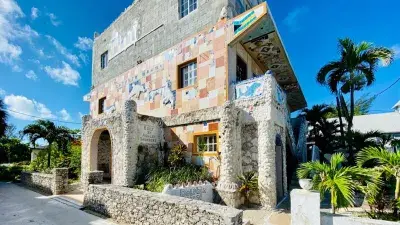 Dolphin House Museum
