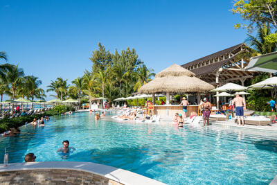 Coco Beach Club Infinity Pool