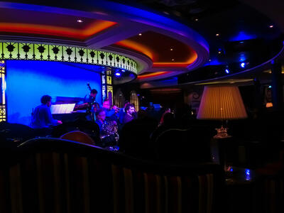 Allure of the Seas live music