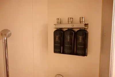 Celebrity Bathroom Amenities
