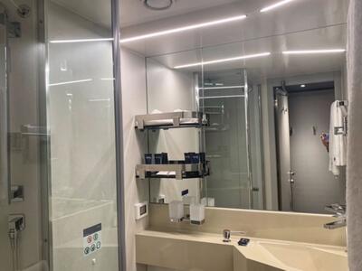MSC bathroom
