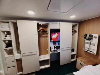 Norwegian-Encore-Studio-Closet-Space