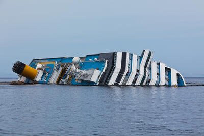 costa-concordia-wreck2