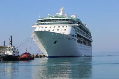 Splendour-of-the-Seas-Docked