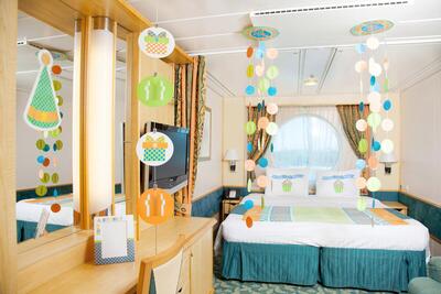 royal-caribbean-stateroom-decor