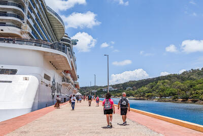 MSC Seaside docked in Roatan