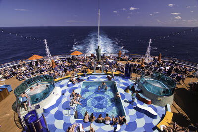 busy-cruise-ship-pool-carnival