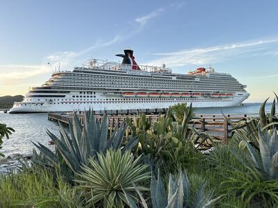 carnival-vista-docked-amber-cove-1