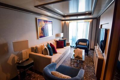 suite-living-room