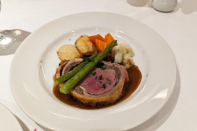 plate of beef wellington